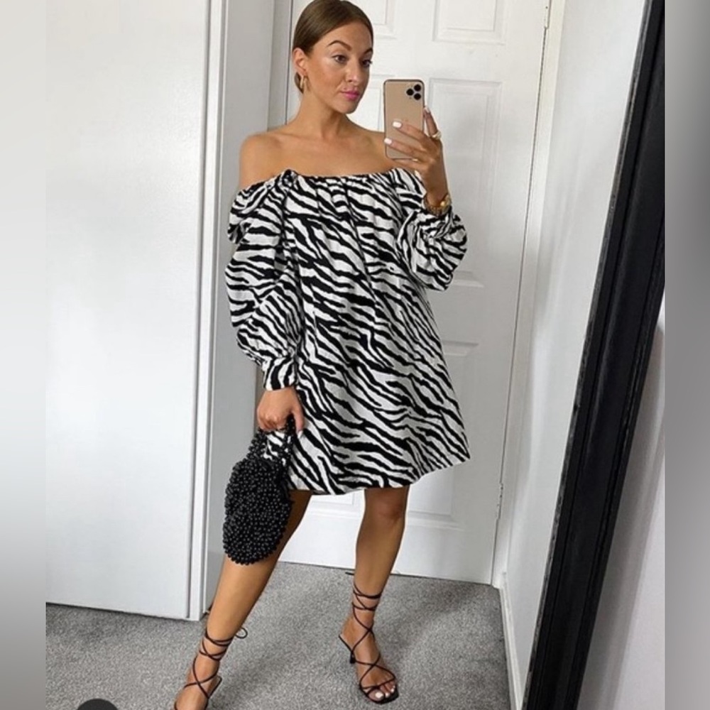 🛍️ZARA BEAUTIFUL SUPER VERSATILE DRESS WORN ONCE
